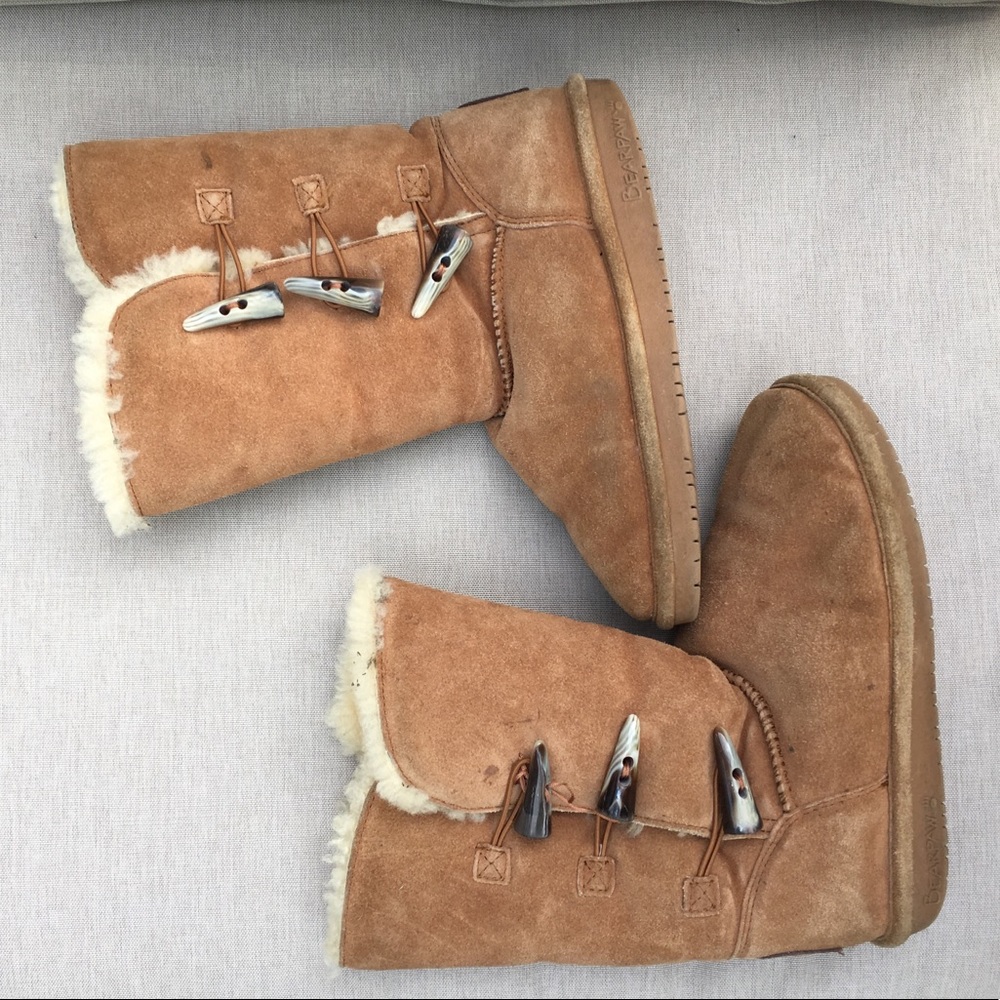 Bearpaw boots 👢